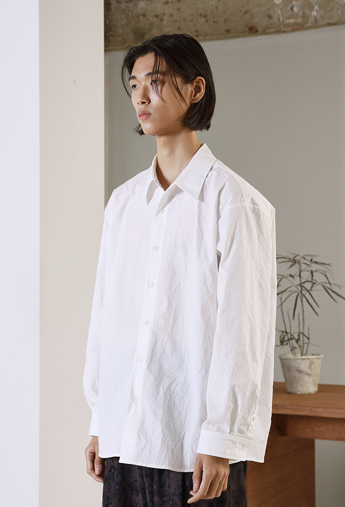 mild wrinkled shirt (white)
