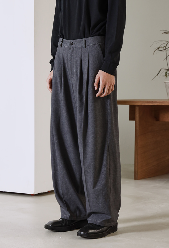Curve tuck pants ad. (grey)