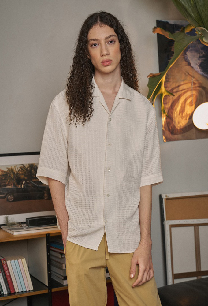 CURVED LAYERED BOWLING COLLAR SHIRTS IVORY